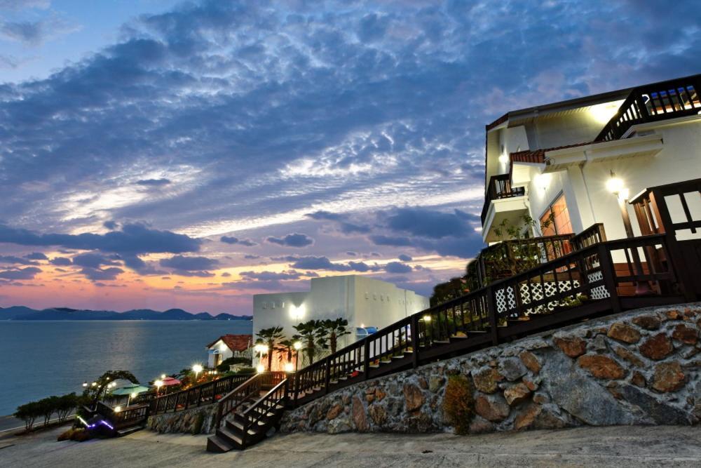 Namhae Bluemare Pension エクステリア 写真