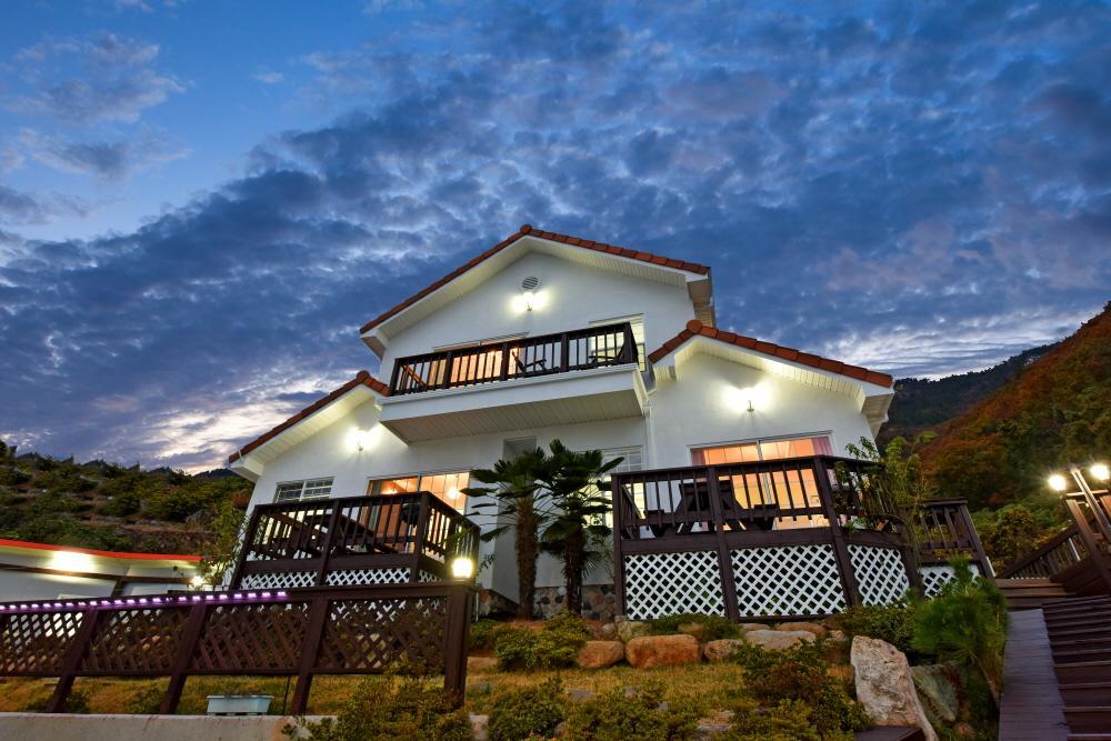 Namhae Bluemare Pension エクステリア 写真